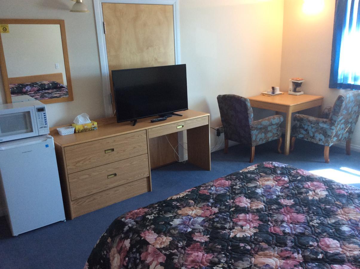 Rainbow Motel Суифт Кърънт Екстериор снимка